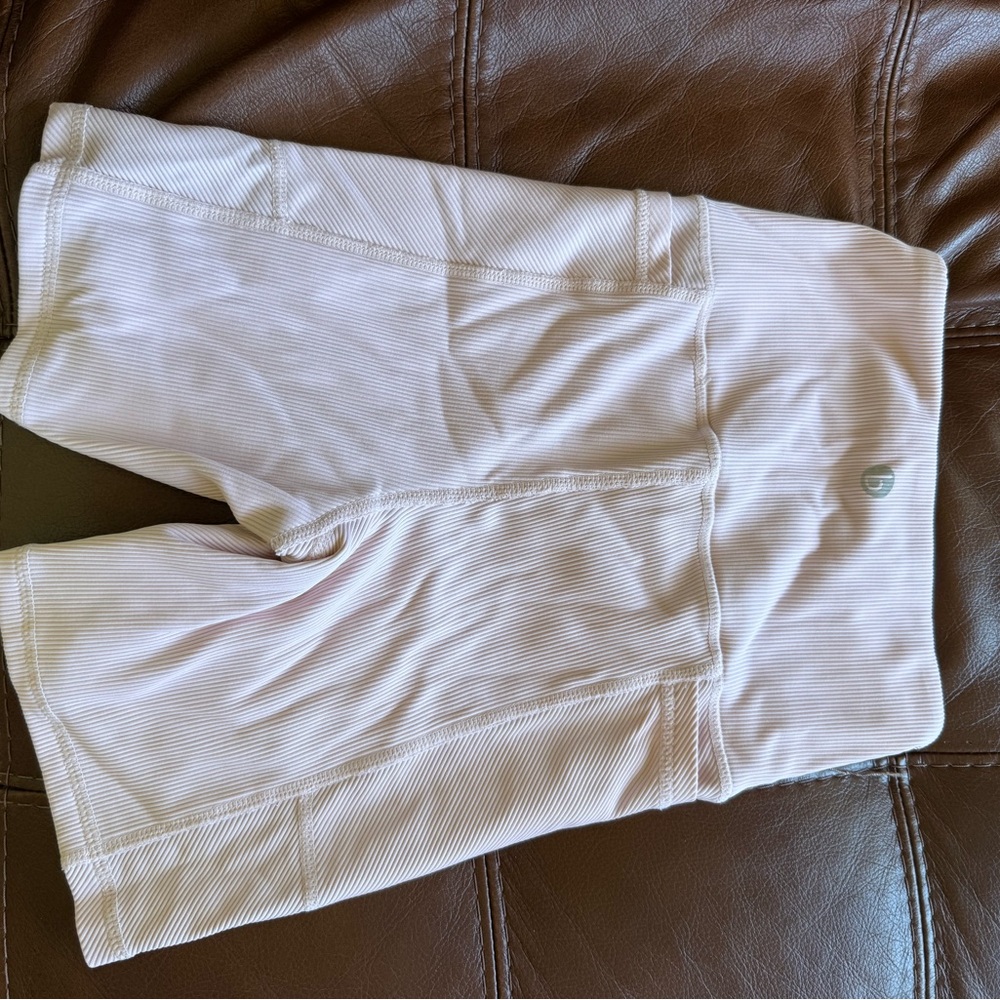 High-Waisted Ribbed Biker Shorts - Picture 2 of 3